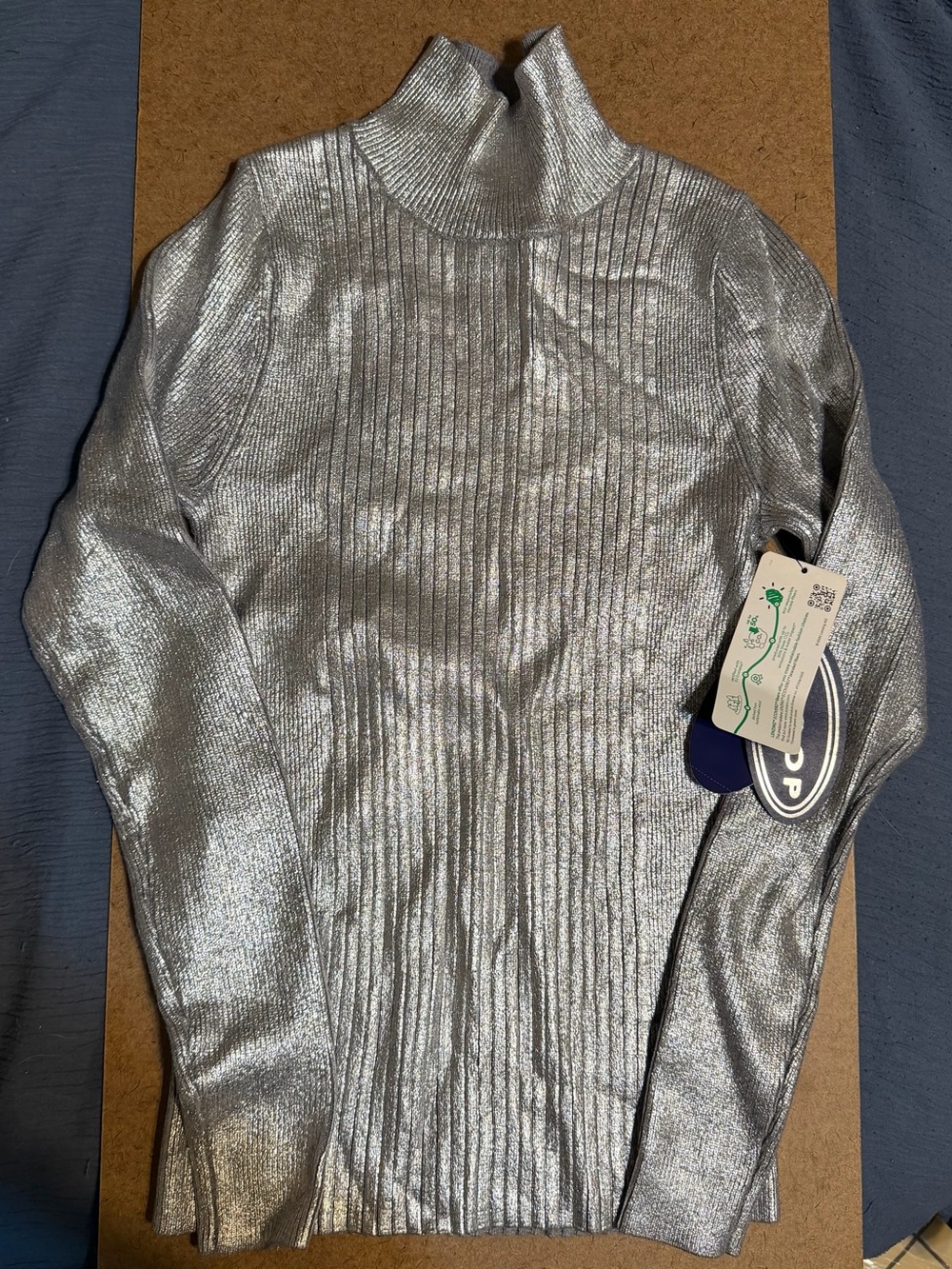 “Scoop” Silver Metallic Ribbed Turtleneck Sweater Brand New stretchy material